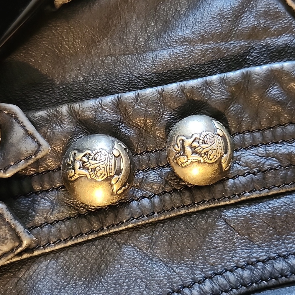 Danier Thinsulate Leather Bomber - Picture 3 of 7